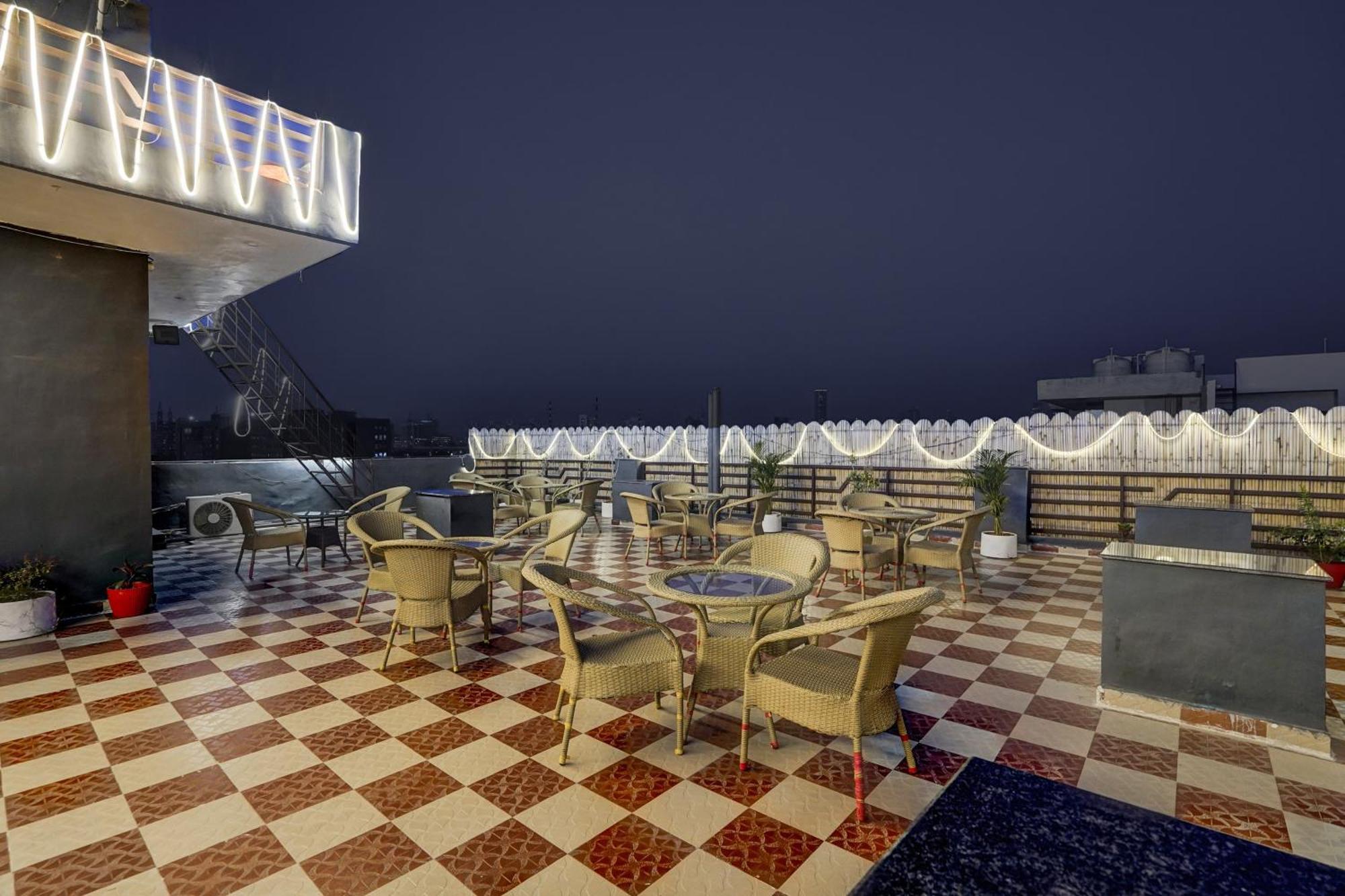 Townhouse Cloud Bay Hotel Gurgaon Ngoại thất bức ảnh