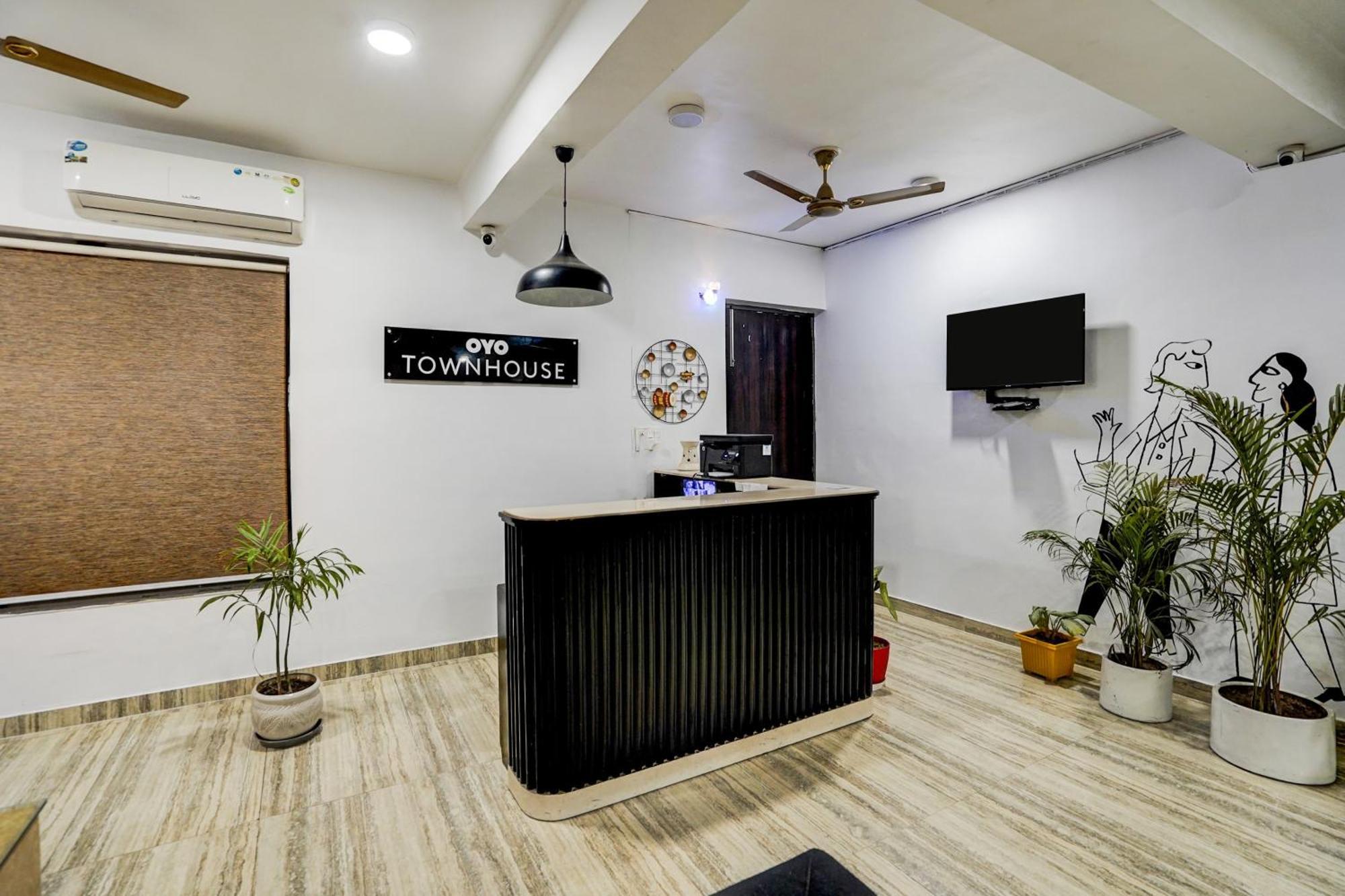 Townhouse Cloud Bay Hotel Gurgaon Ngoại thất bức ảnh
