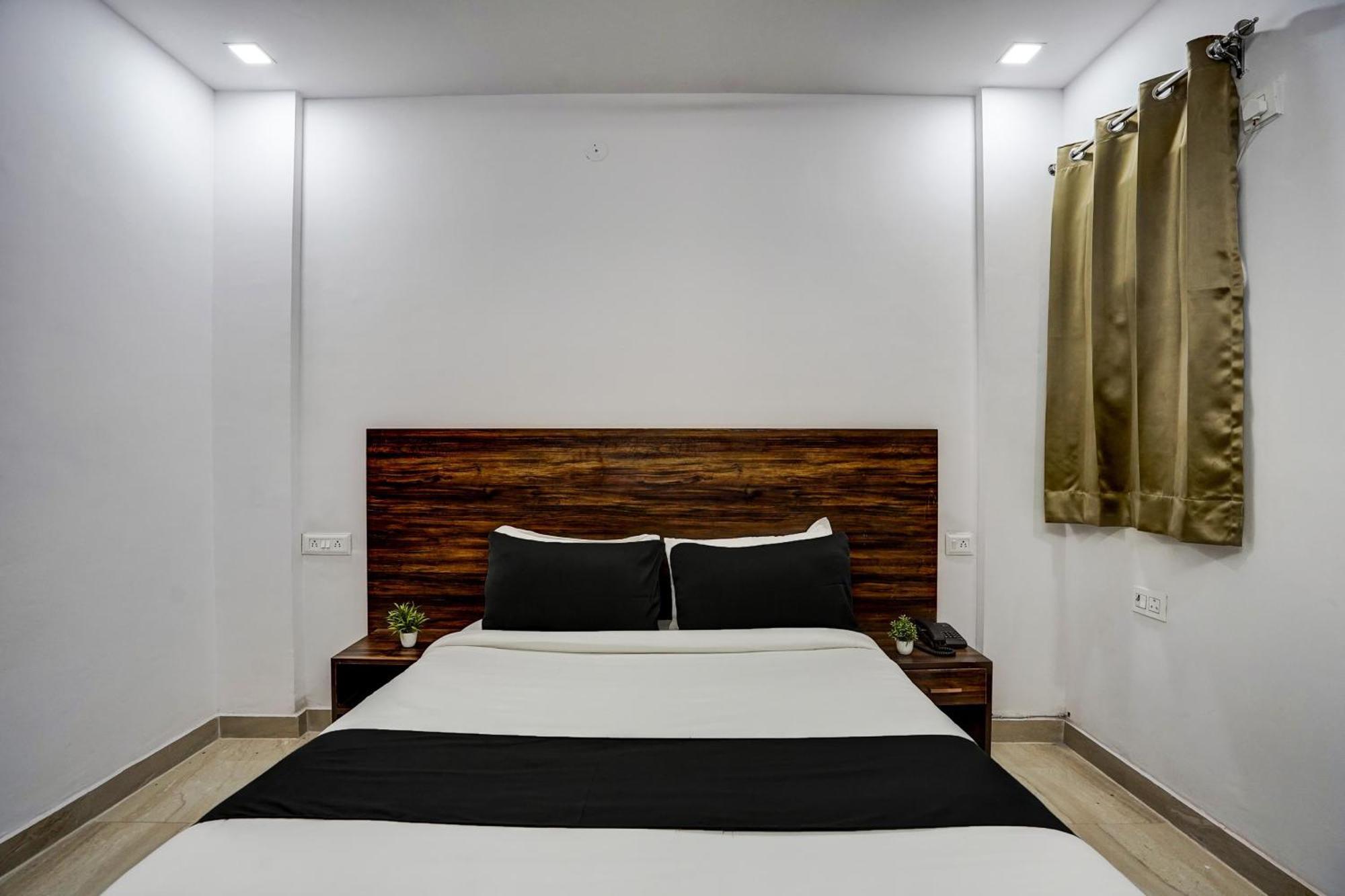Townhouse Cloud Bay Hotel Gurgaon Ngoại thất bức ảnh