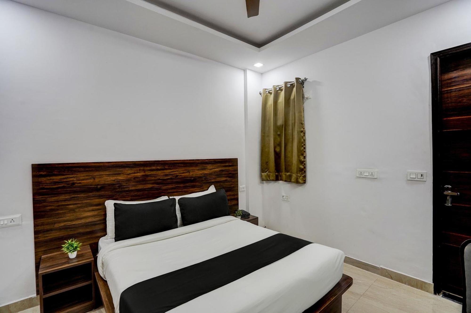 Townhouse Cloud Bay Hotel Gurgaon Ngoại thất bức ảnh