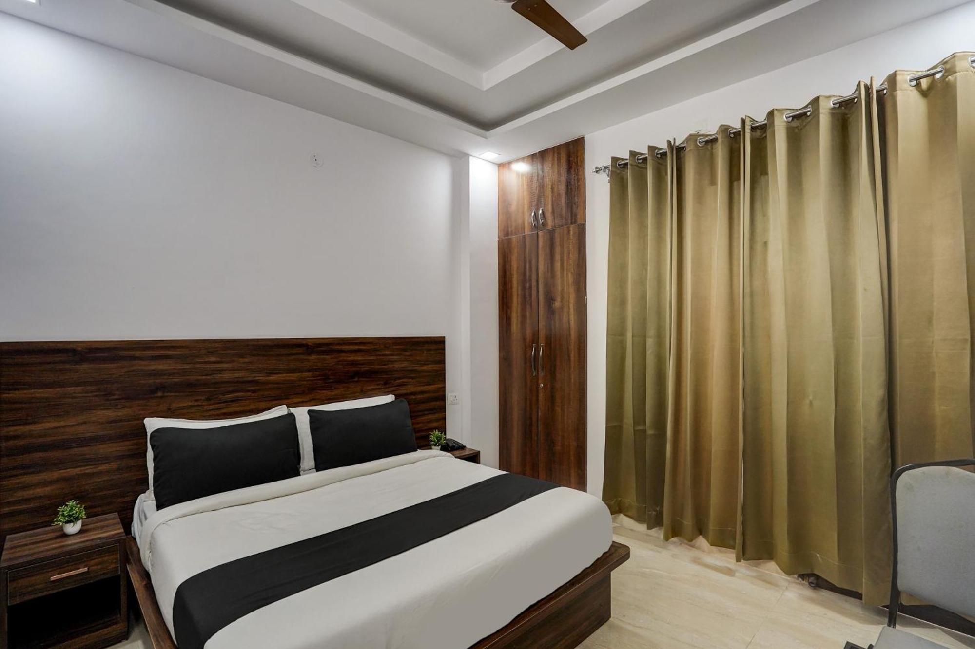 Townhouse Cloud Bay Hotel Gurgaon Ngoại thất bức ảnh
