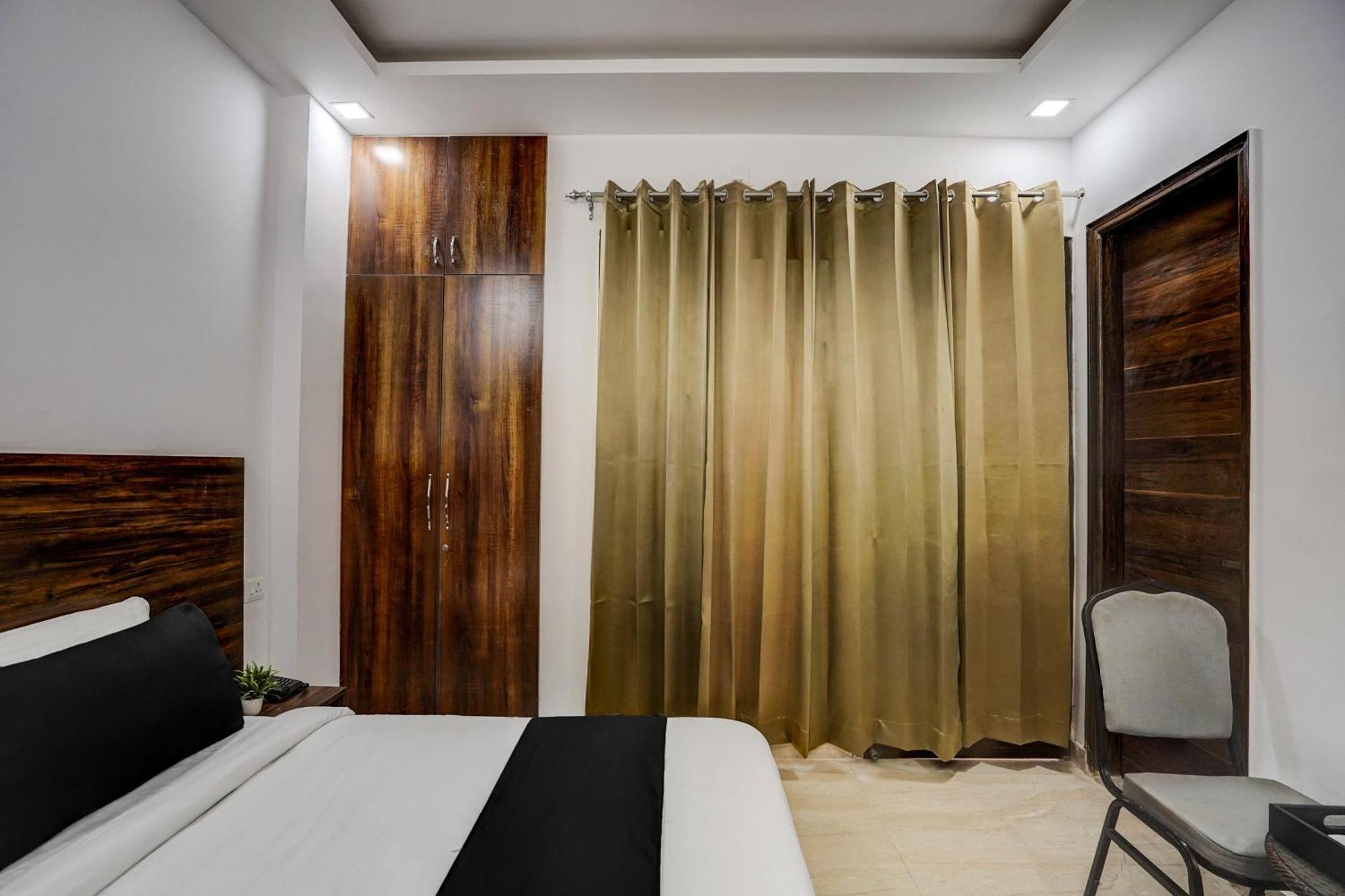 Townhouse Cloud Bay Hotel Gurgaon Ngoại thất bức ảnh