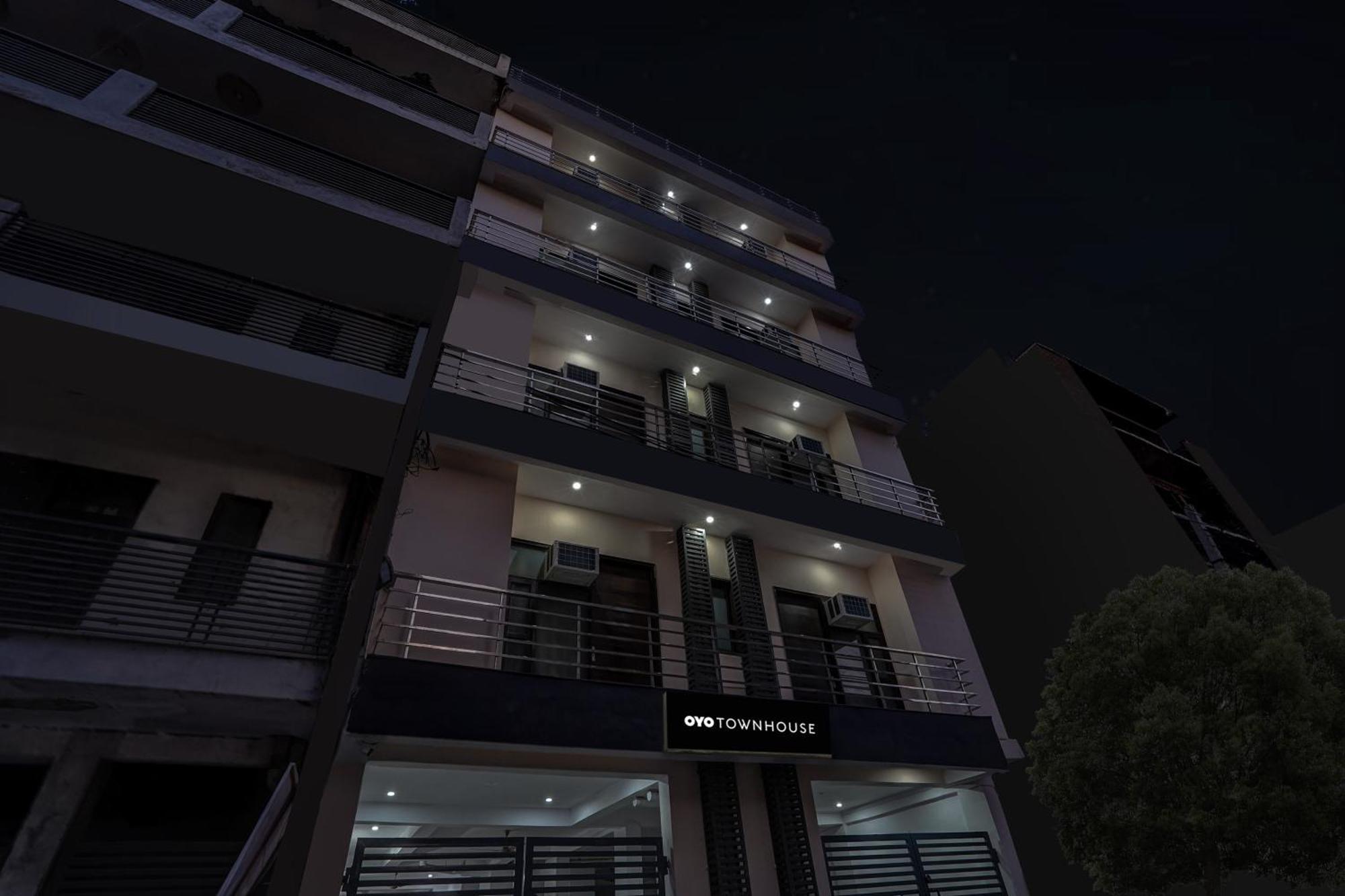 Townhouse Cloud Bay Hotel Gurgaon Ngoại thất bức ảnh