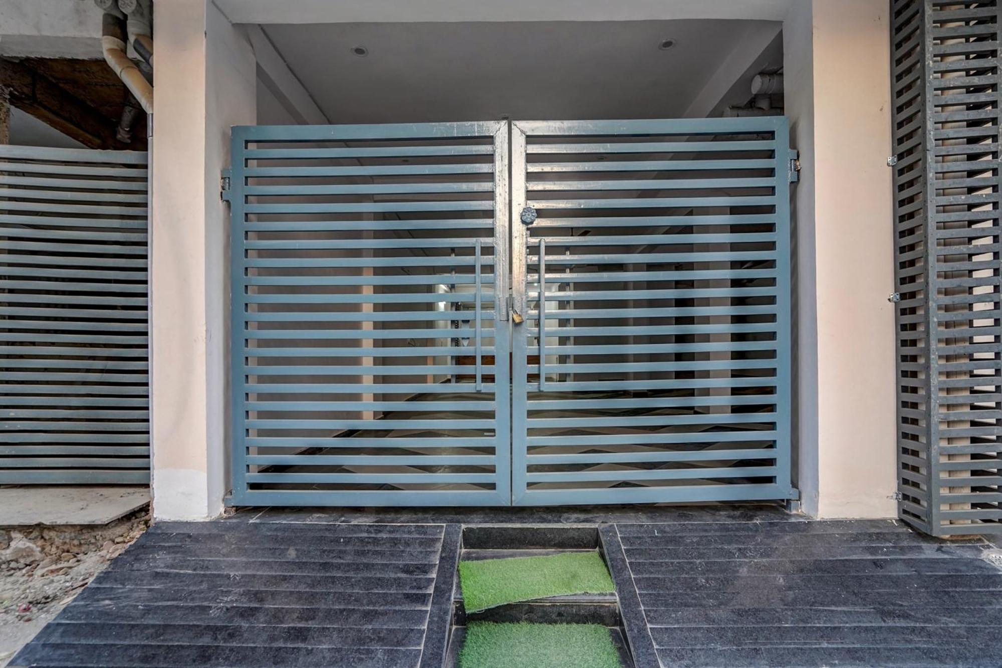 Townhouse Cloud Bay Hotel Gurgaon Ngoại thất bức ảnh