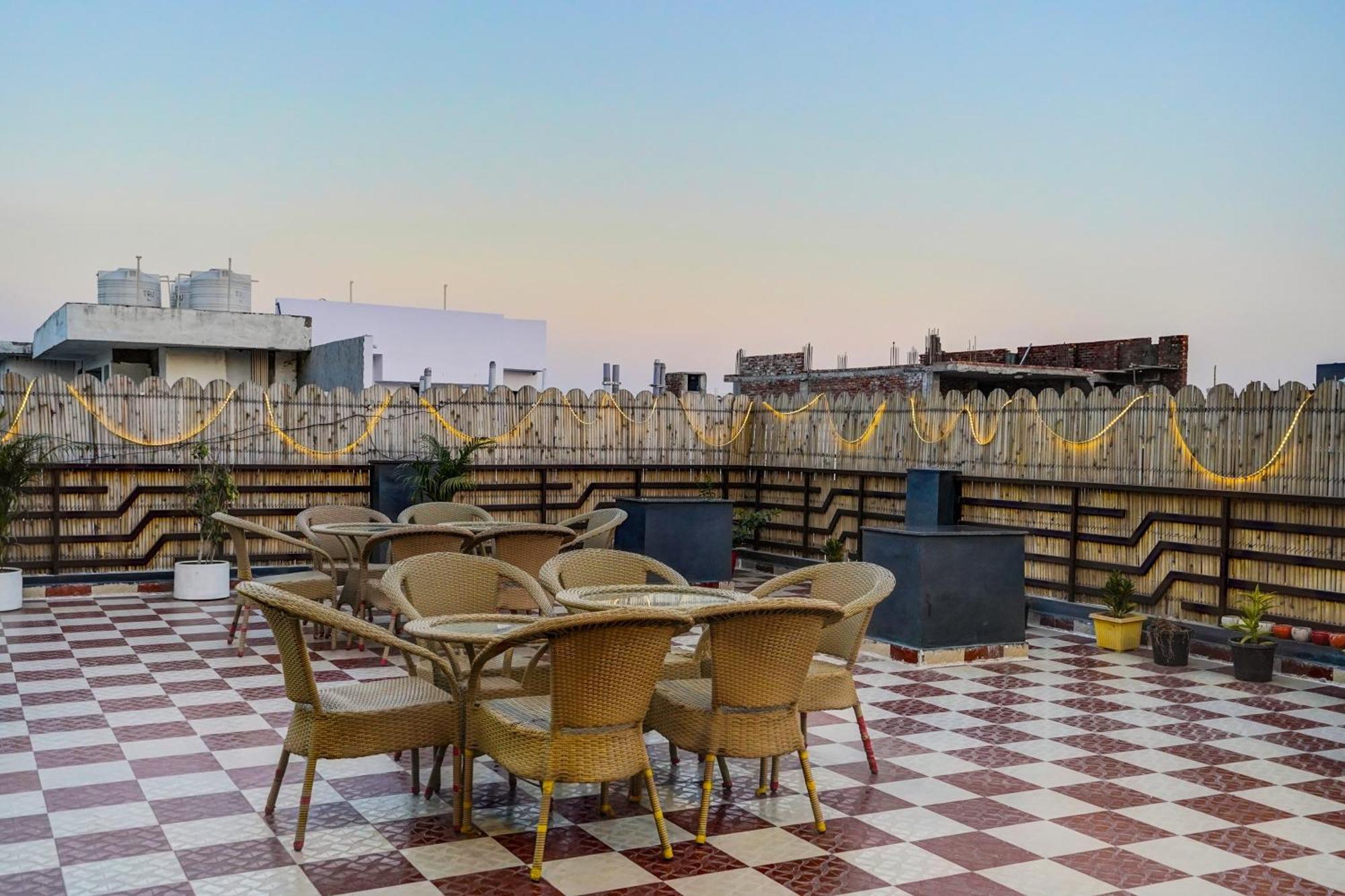 Townhouse Cloud Bay Hotel Gurgaon Ngoại thất bức ảnh