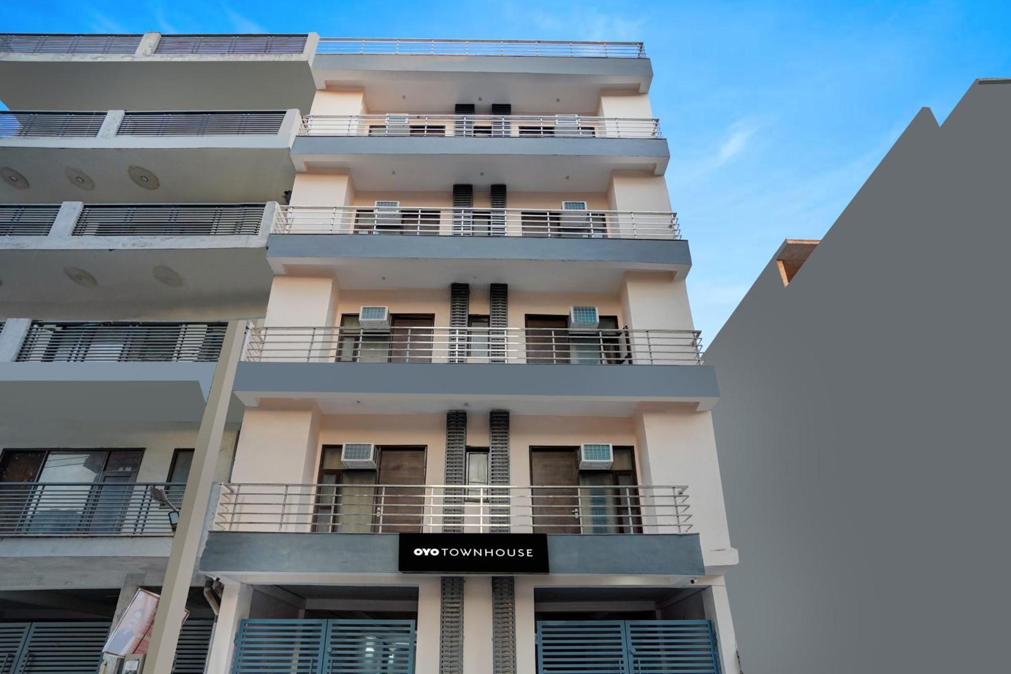 Townhouse Cloud Bay Hotel Gurgaon Ngoại thất bức ảnh